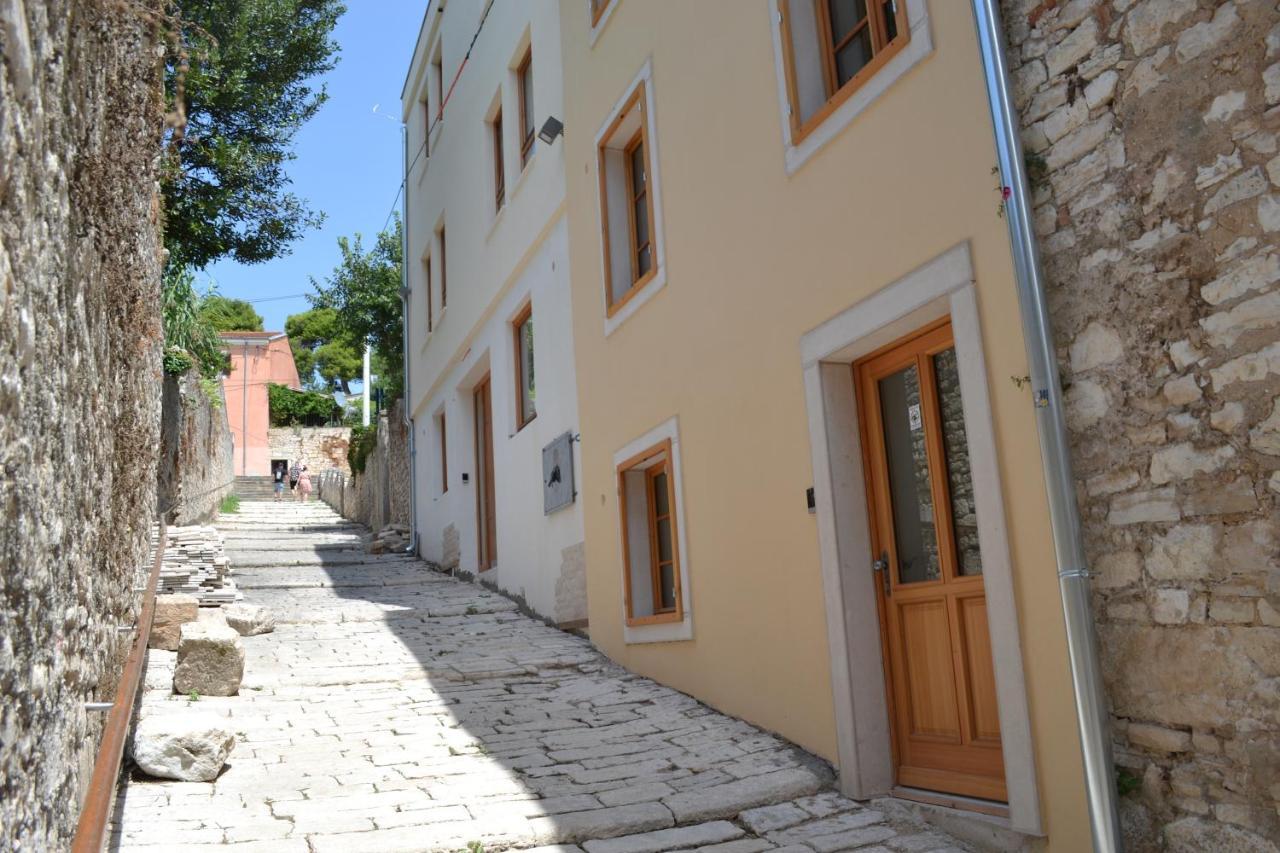 Pula Residence Rooms And Apartments Old City Center ภายนอก รูปภาพ