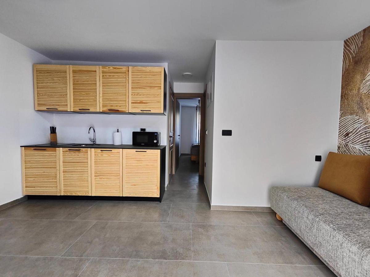 Pula Residence Rooms And Apartments Old City Center ภายนอก รูปภาพ