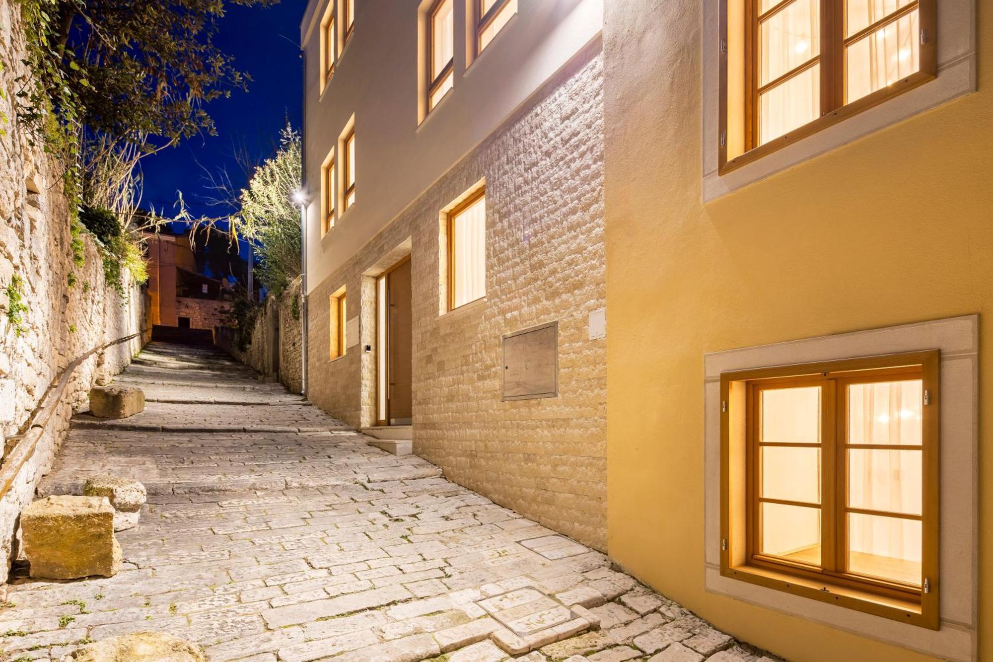 Pula Residence Rooms And Apartments Old City Center ภายนอก รูปภาพ