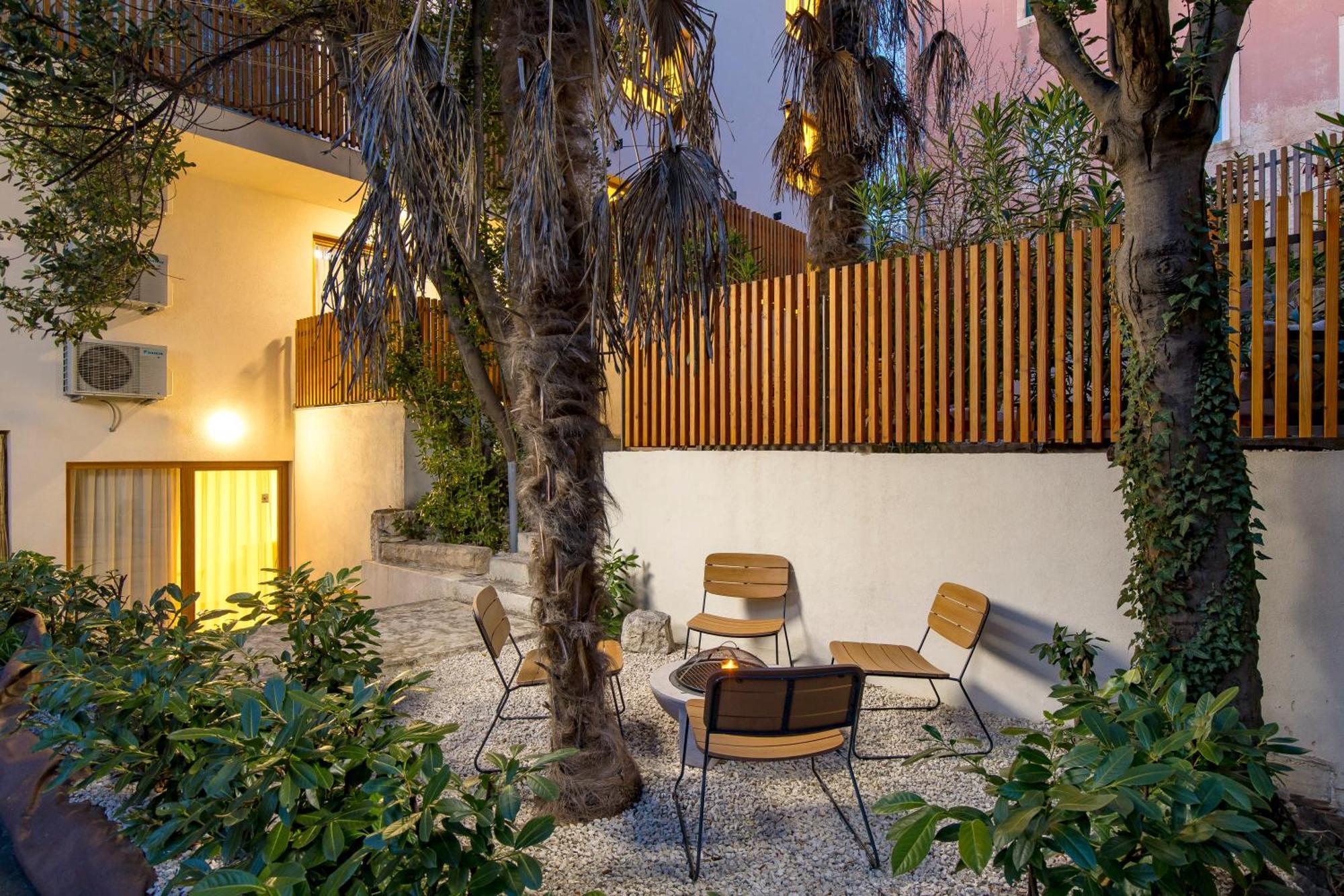 Pula Residence Rooms And Apartments Old City Center ภายนอก รูปภาพ