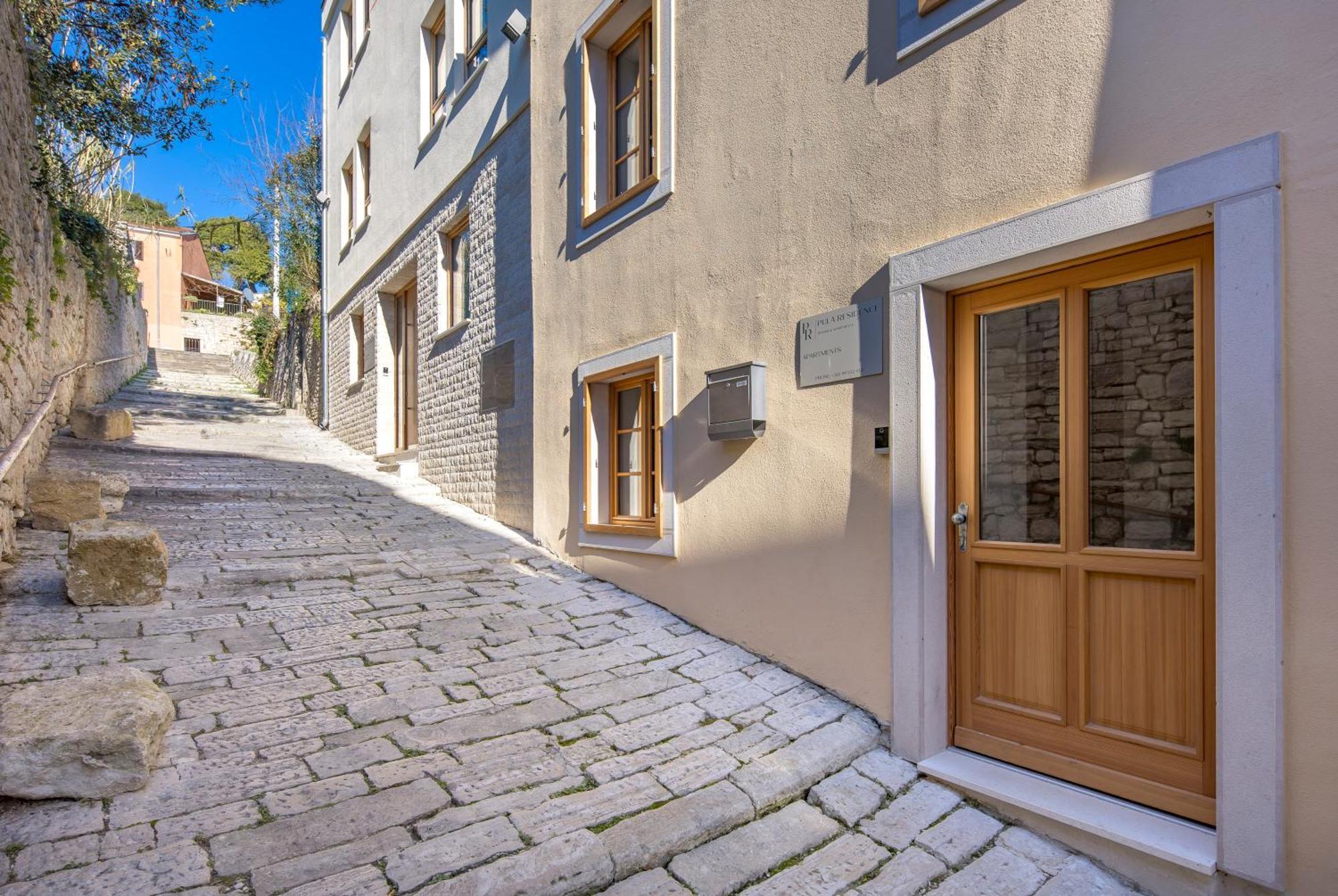 Pula Residence Rooms And Apartments Old City Center ภายนอก รูปภาพ