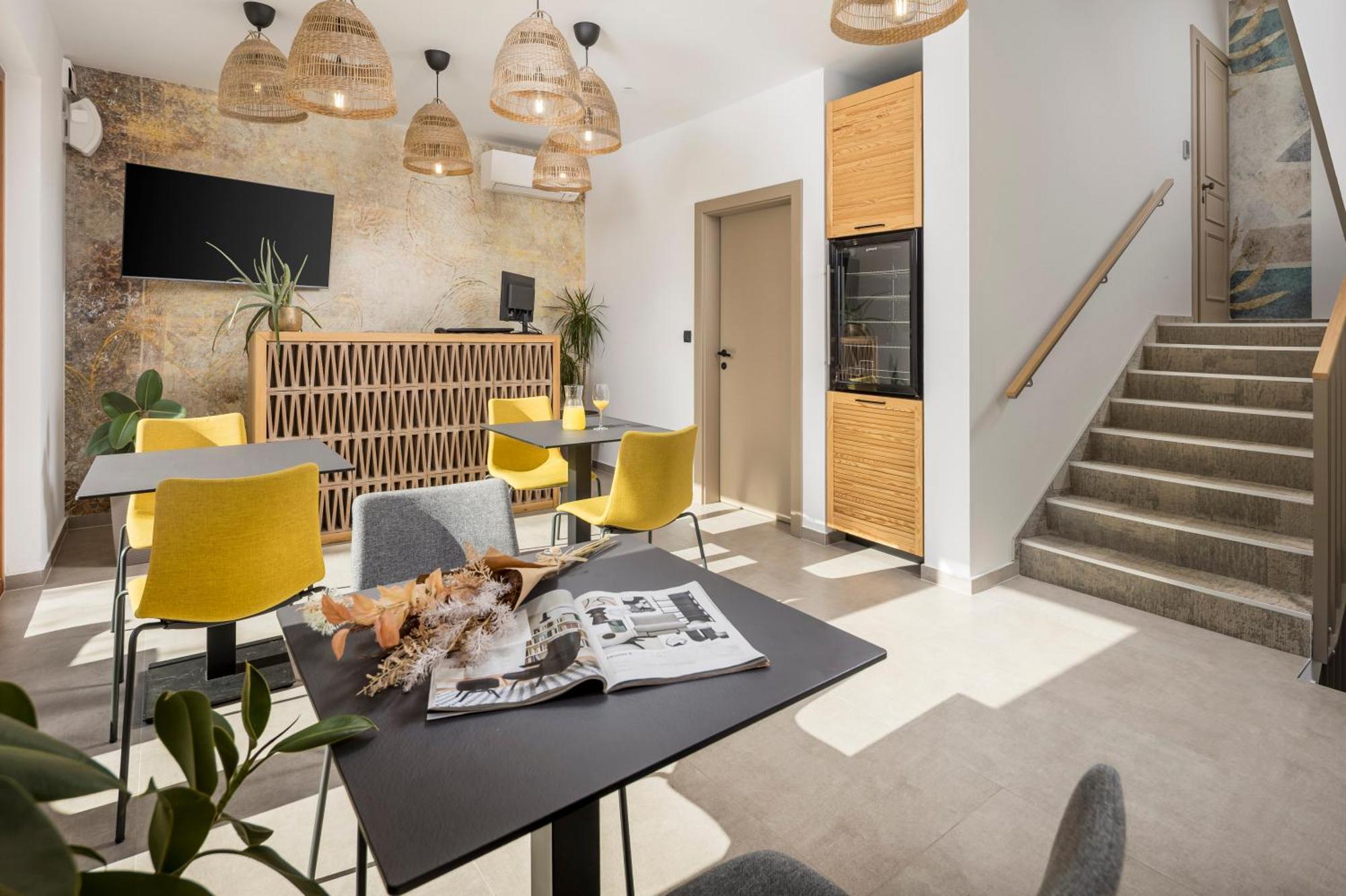 Pula Residence Rooms And Apartments Old City Center ภายนอก รูปภาพ