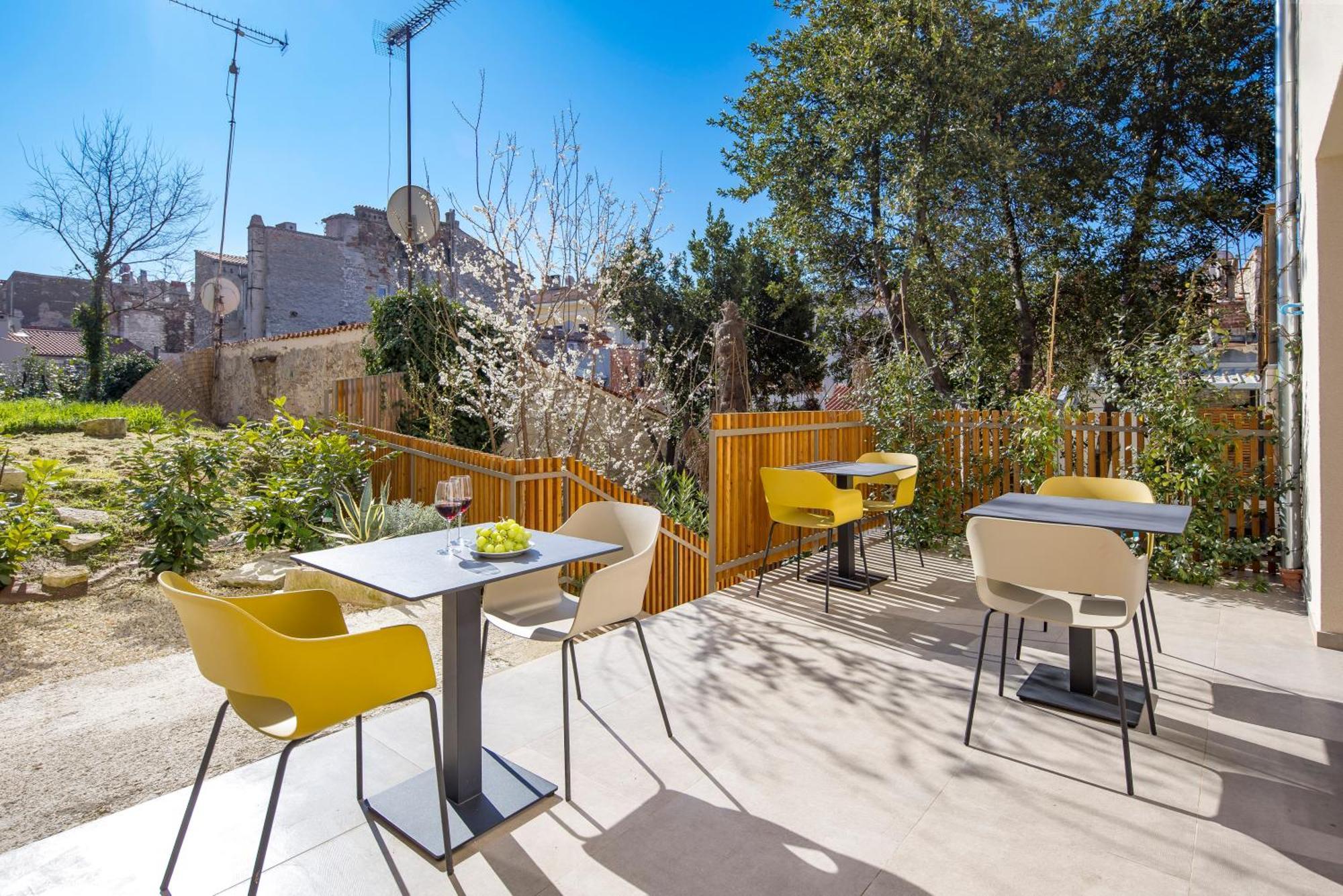 Pula Residence Rooms And Apartments Old City Center ภายนอก รูปภาพ