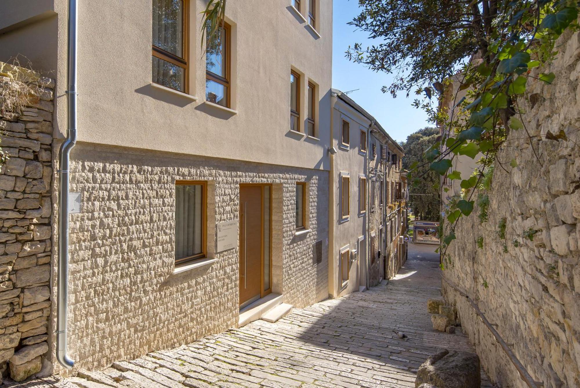 Pula Residence Rooms And Apartments Old City Center ภายนอก รูปภาพ