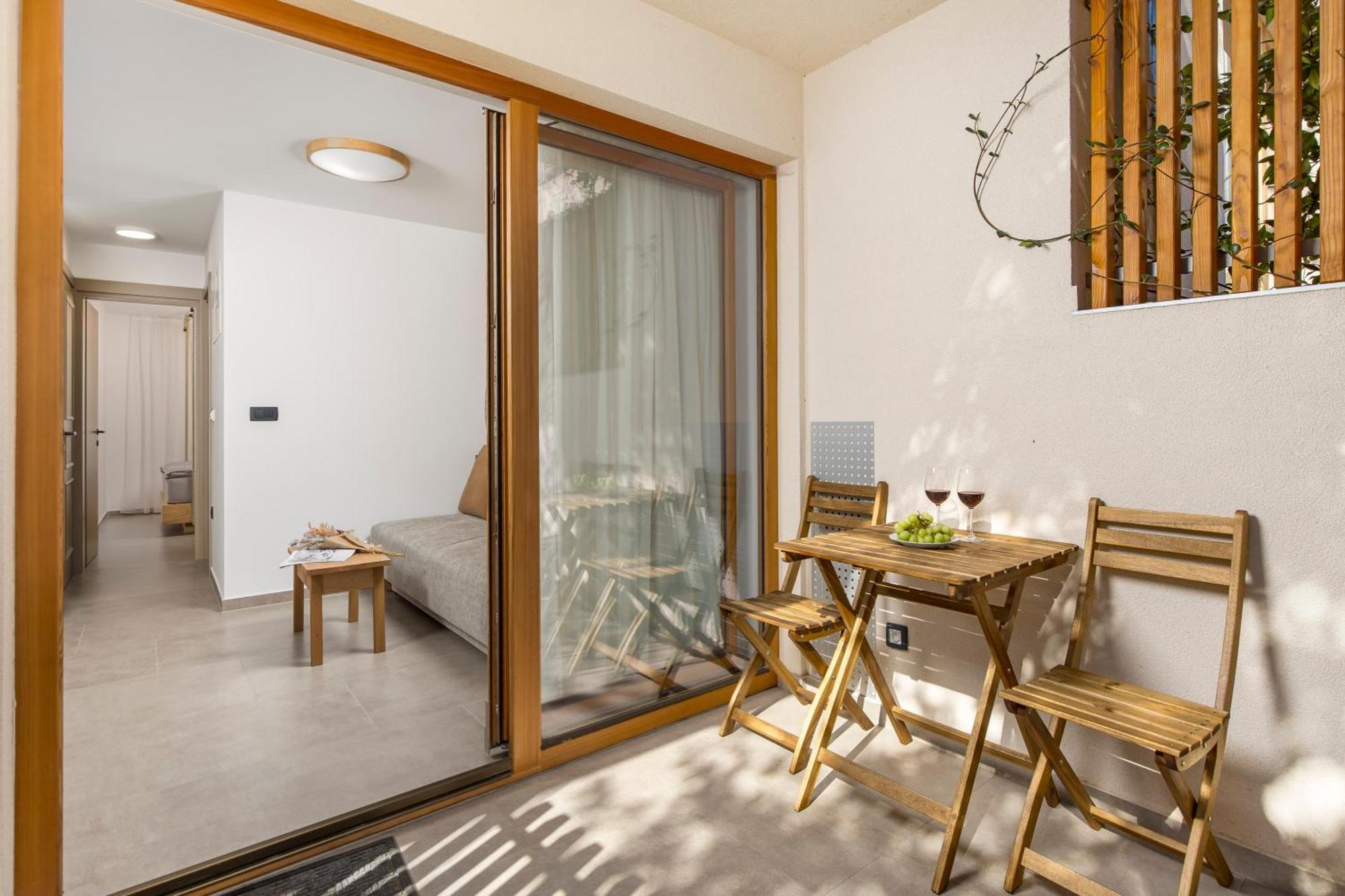 Pula Residence Rooms And Apartments Old City Center ภายนอก รูปภาพ