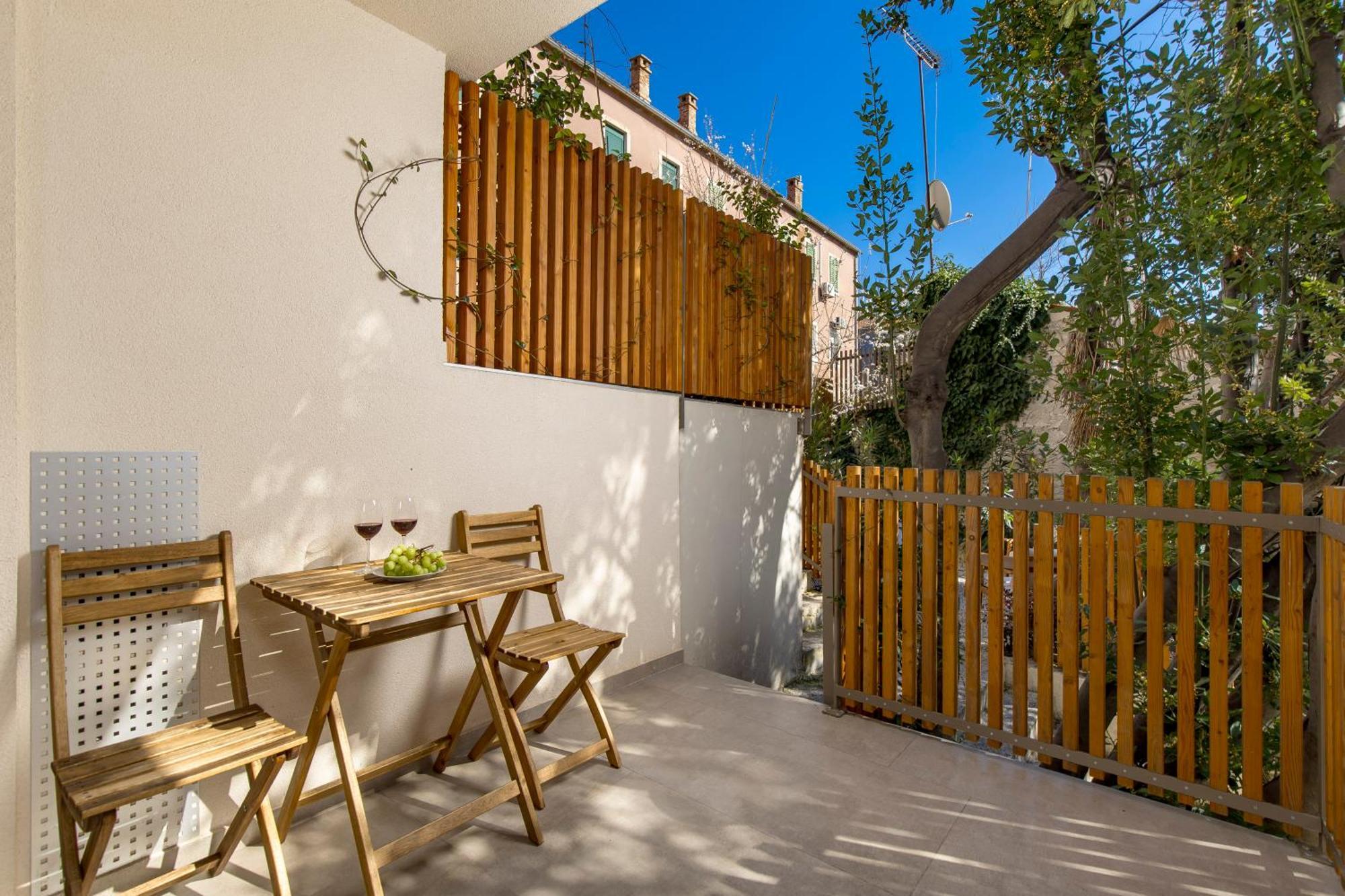 Pula Residence Rooms And Apartments Old City Center ภายนอก รูปภาพ